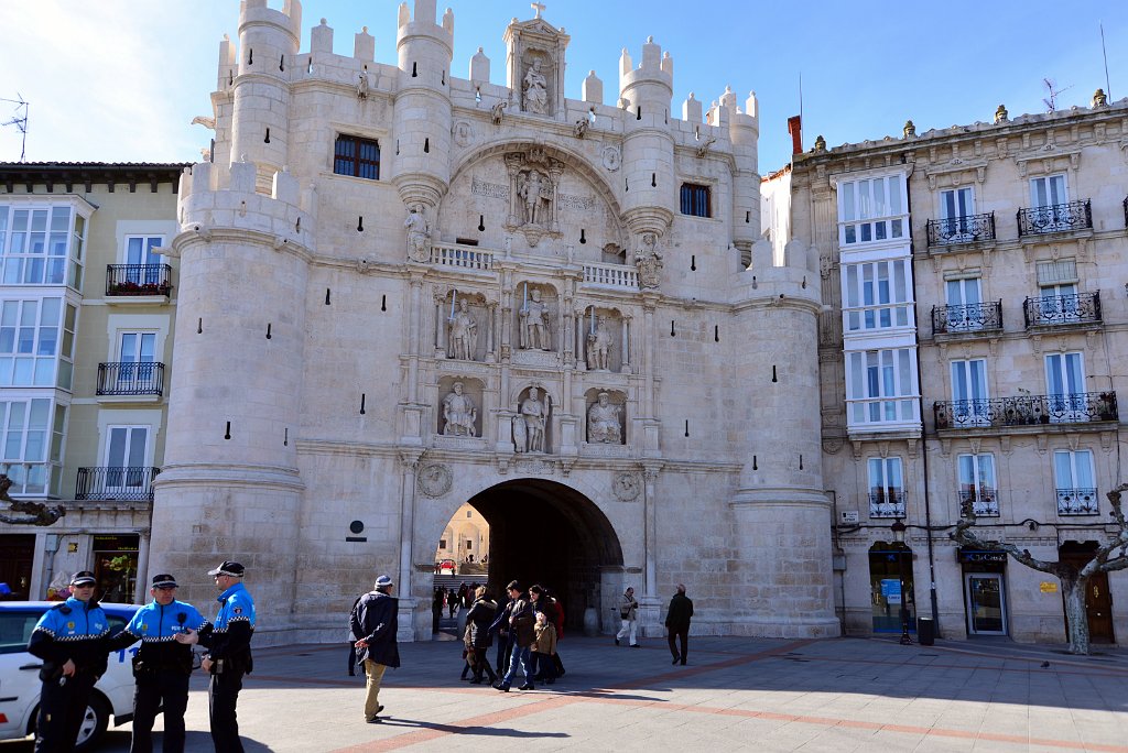 11 Burgos - Arco di Santa Maria.JPG